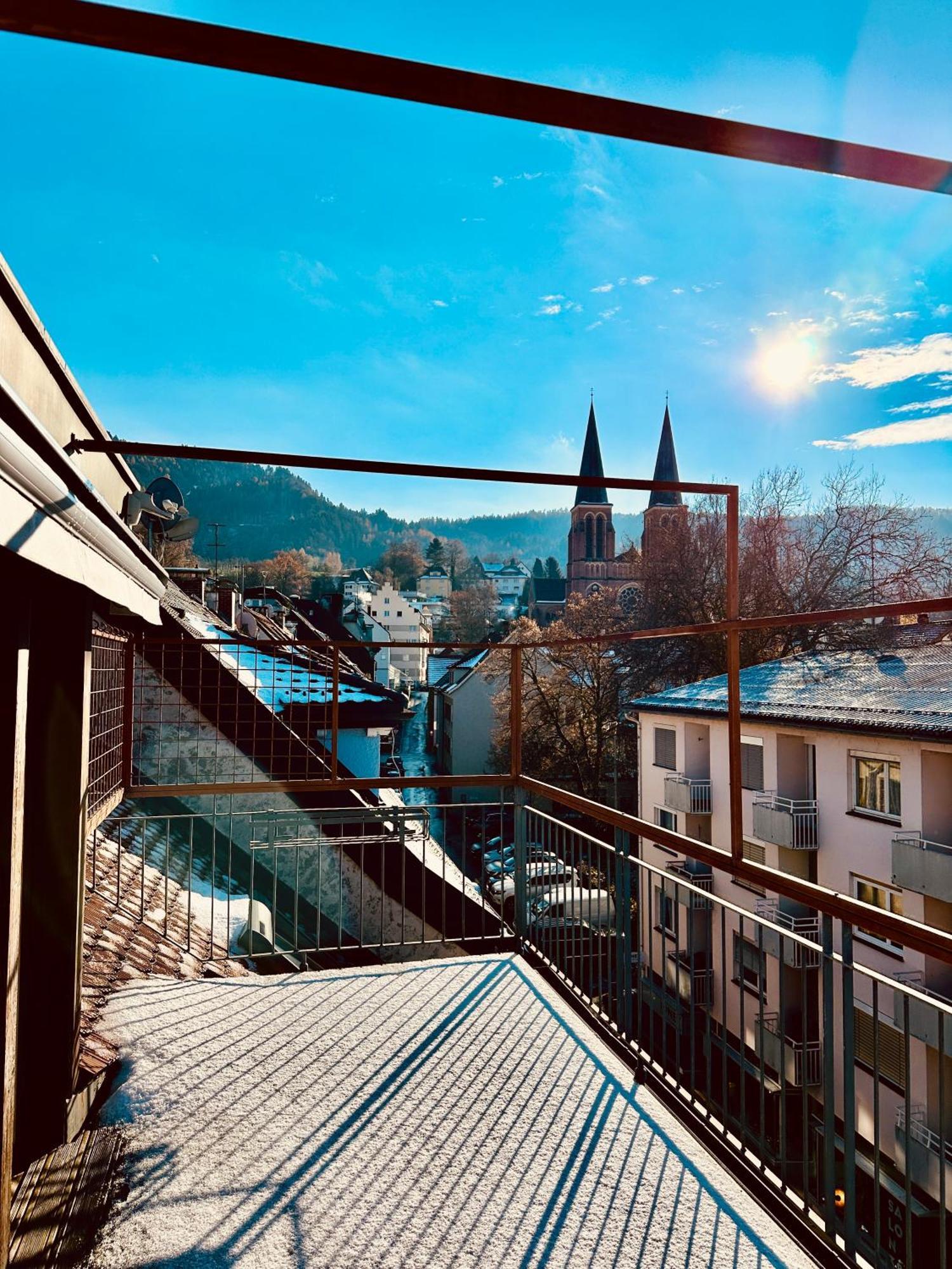 Zentrale Wohnung Mit Dachterasse Bregenz Bagian luar foto