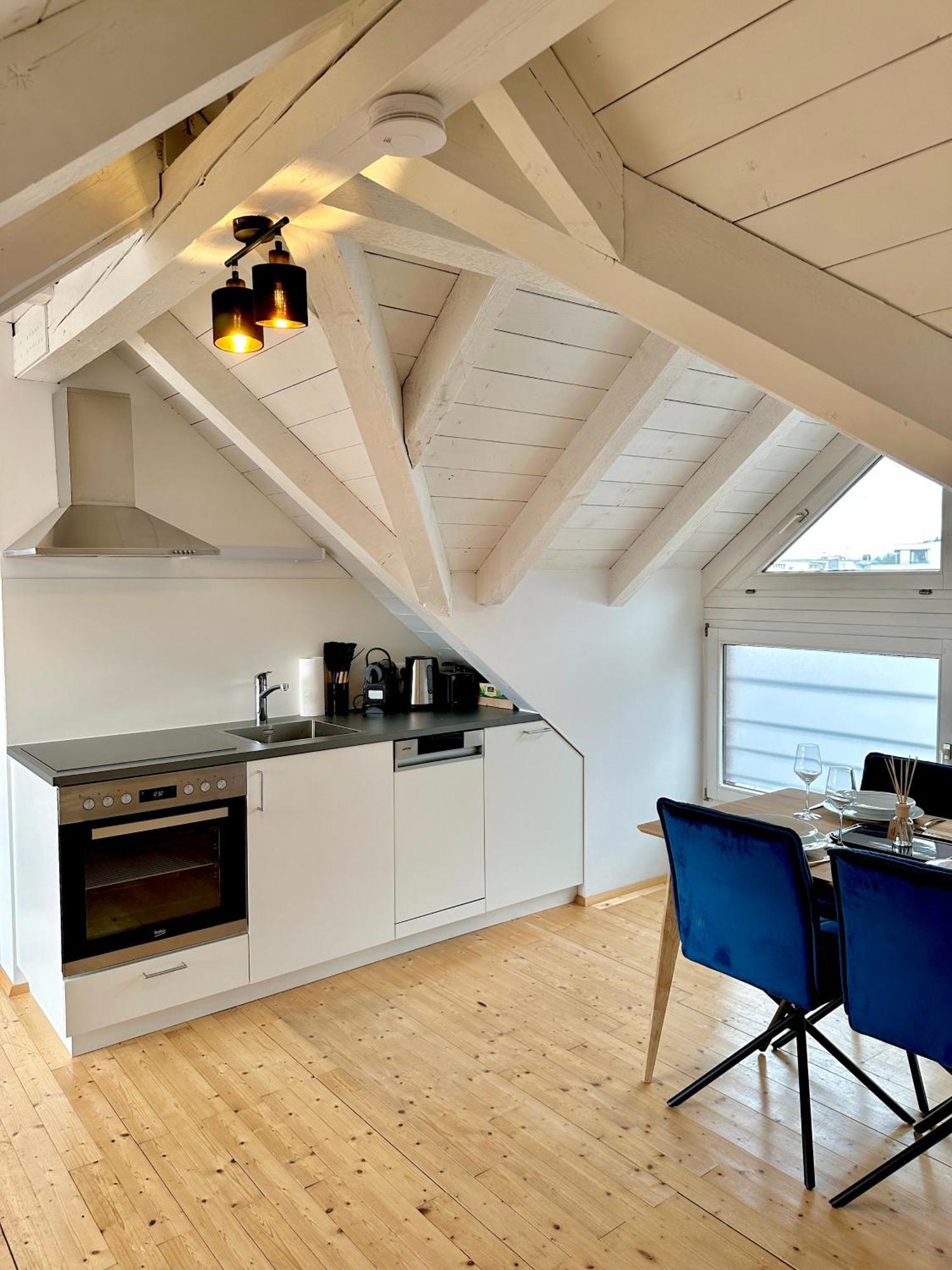 Zentrale Wohnung Mit Dachterasse Bregenz Bagian luar foto