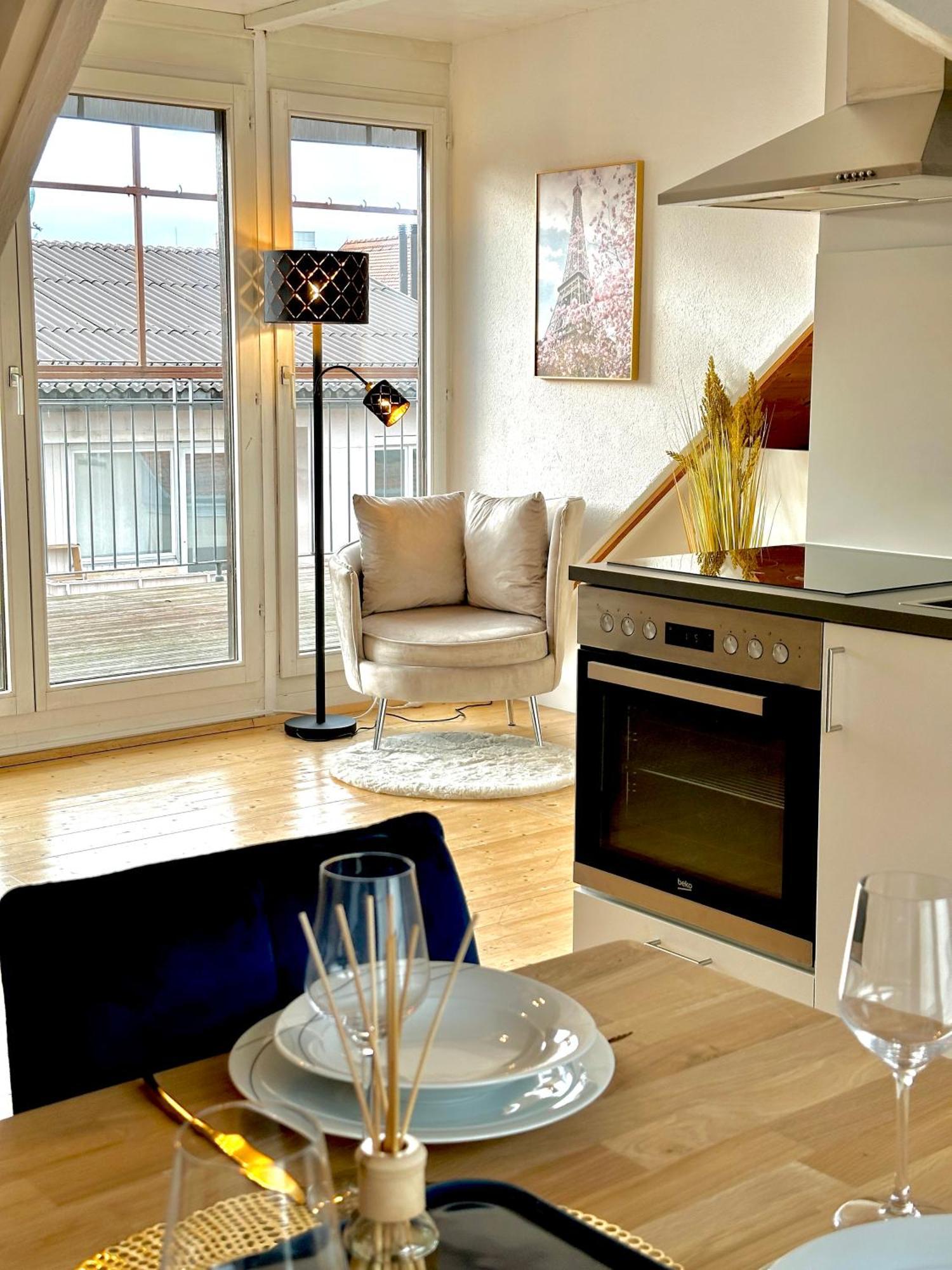 Zentrale Wohnung Mit Dachterasse Bregenz Bagian luar foto